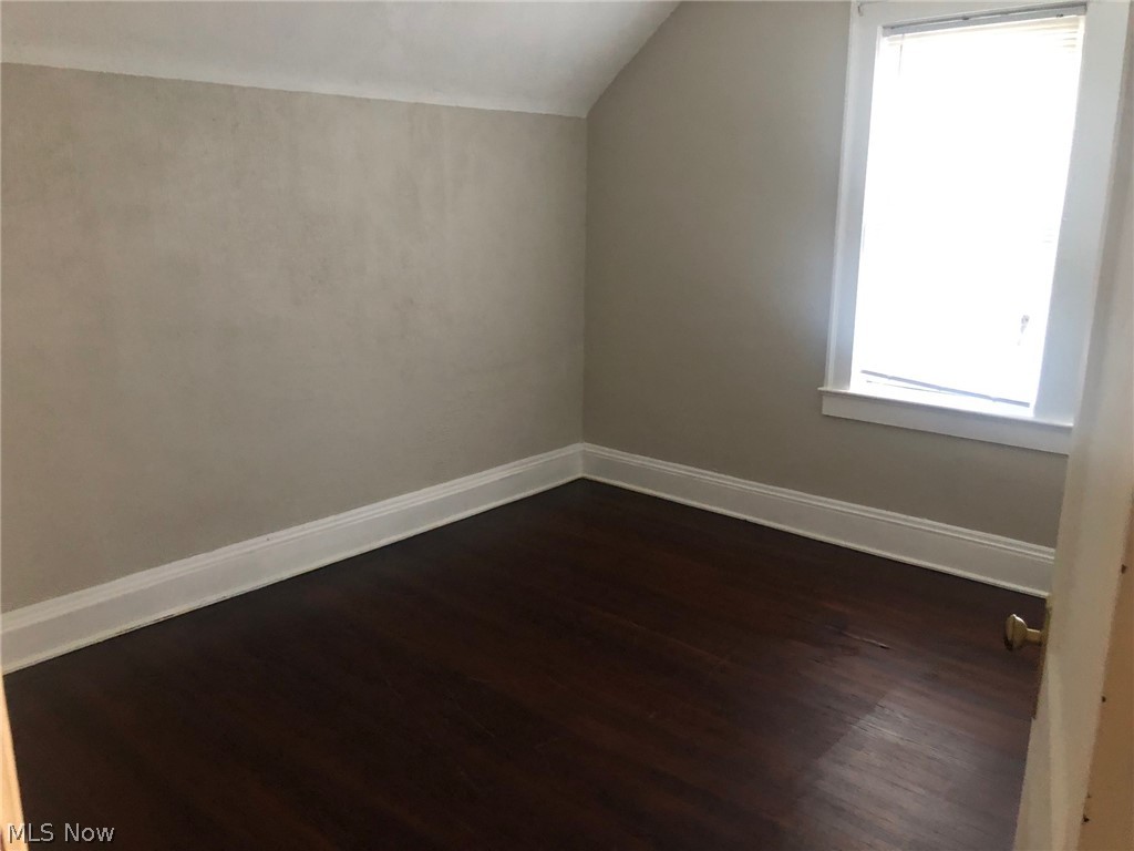1003 Quilliams Road Cleveland, OH 44121 - Photo 8 of 18