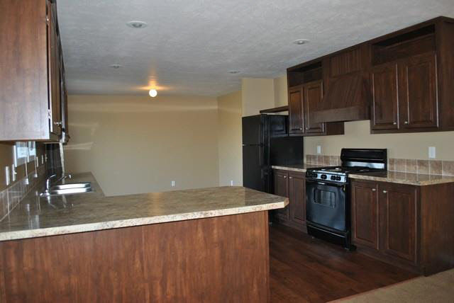 14002 Stowell Road Dundee, MI 48131 - Photo 5 of 18 20386356-4.JPG