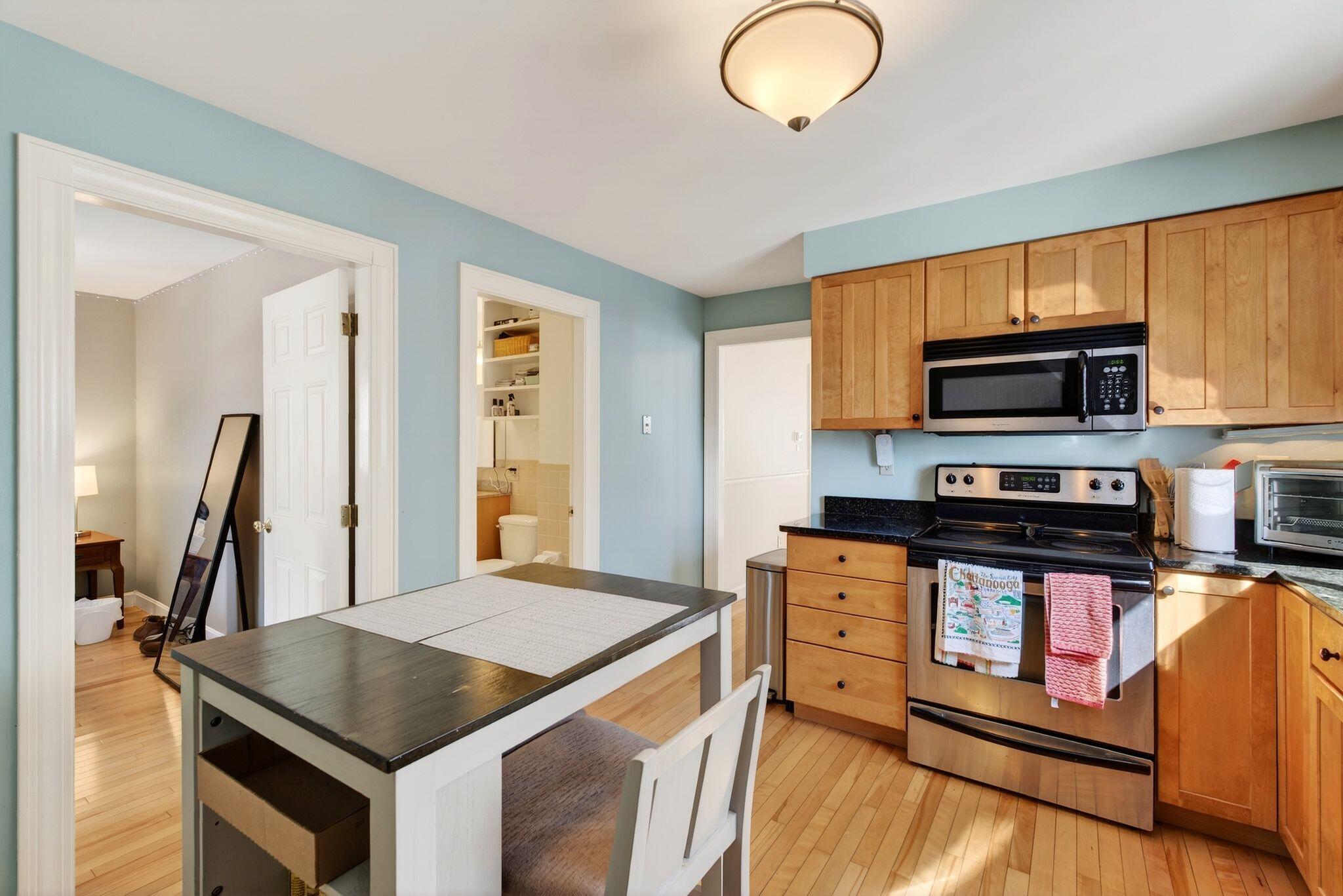 80 Vesper Street, Unit 2 Portland, ME 04101 - Photo 10 of 19 80 Vesper Street #2