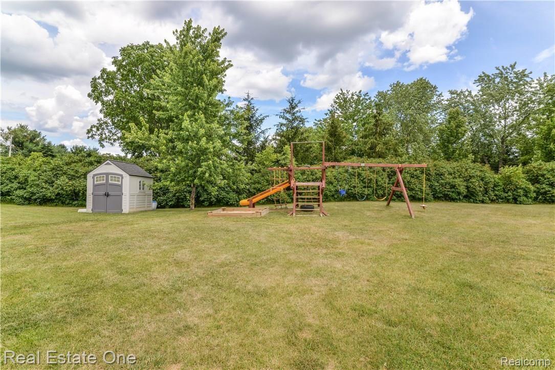 487 Darwin Road Pinckney, MI 48169 - Photo 36 of 36 AUG_0634.jpg