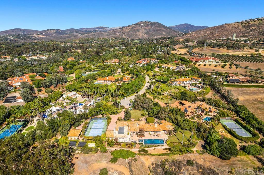 7196 Rancho La Cima Drive Rancho Santa Fe, CA 92067 - Photo 9 of 57