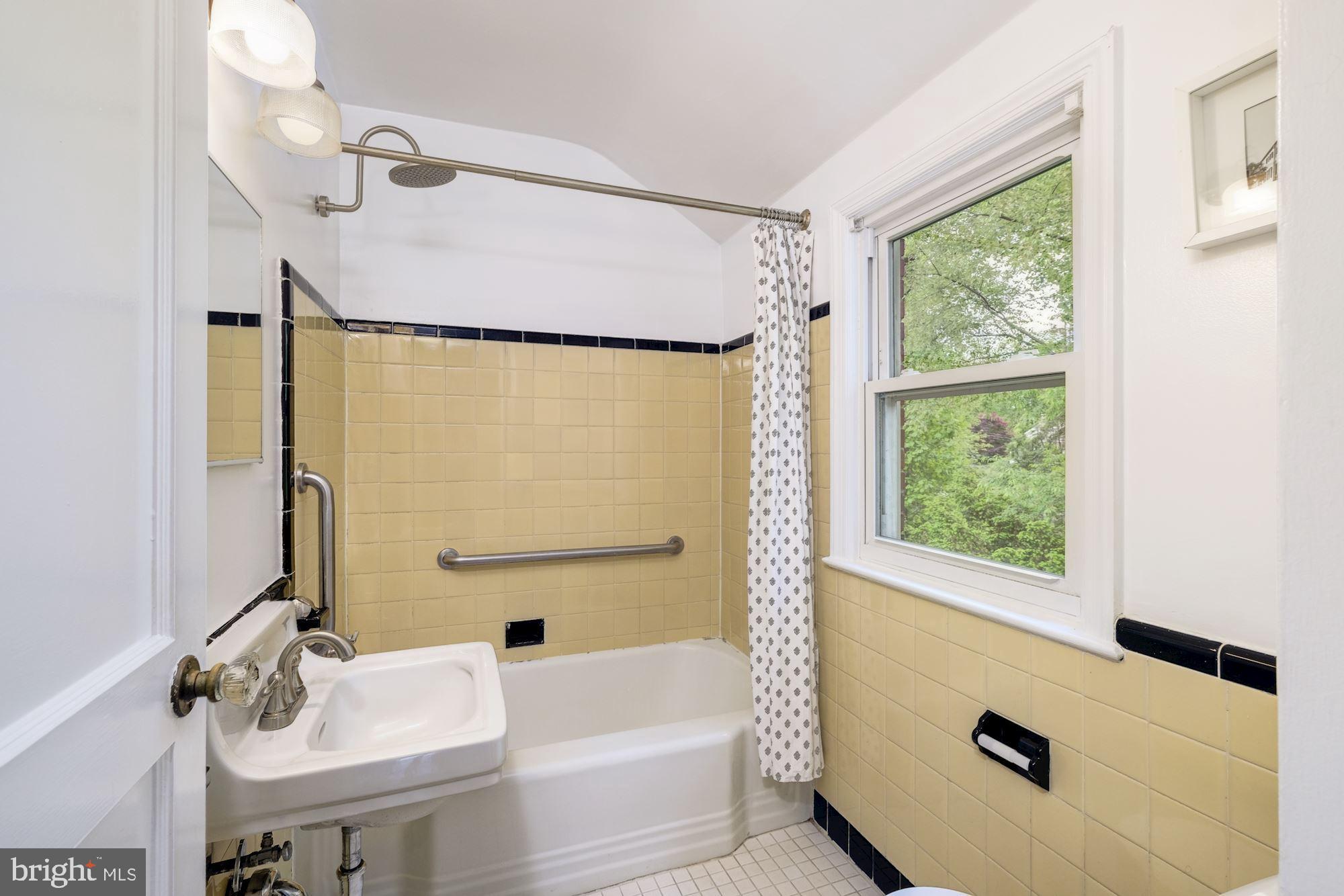 8717 Bradford Road Silver Spring, MD 20901 - Photo 17 of 21 Gallery Image 17