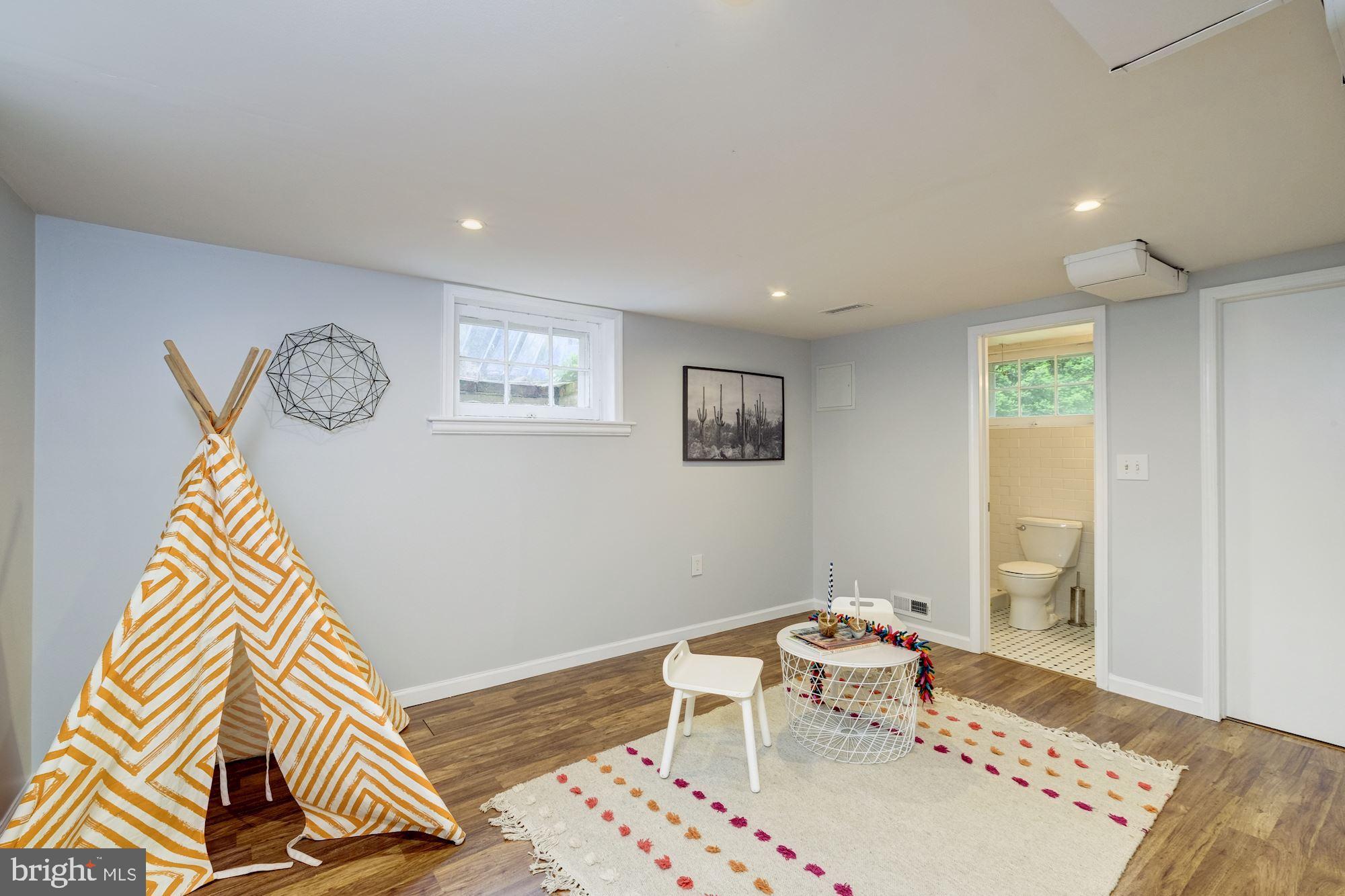 8717 Bradford Road Silver Spring, MD 20901 - Photo 18 of 21 Gallery Image 18