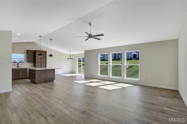 $476,371 | 211 Windmill View Drive, Wentzville, MO 63385