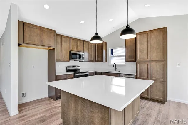 $476,371 | 211 Windmill View Drive, Wentzville, MO 63385