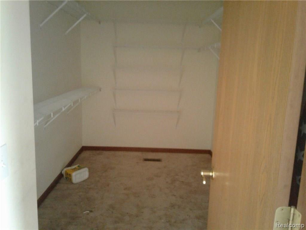17995 Sherman Road Milan, MI 48160 - Photo 13 of 14 Master Bedroom - Walk in Closet.jpg