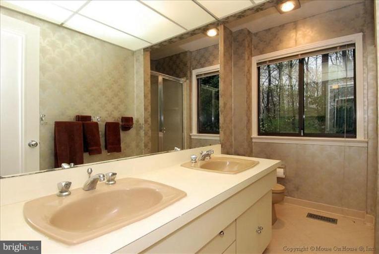 8125 Hamilton Spring Road Bethesda, MD 20817 - Photo 8 of 8 Master Bath