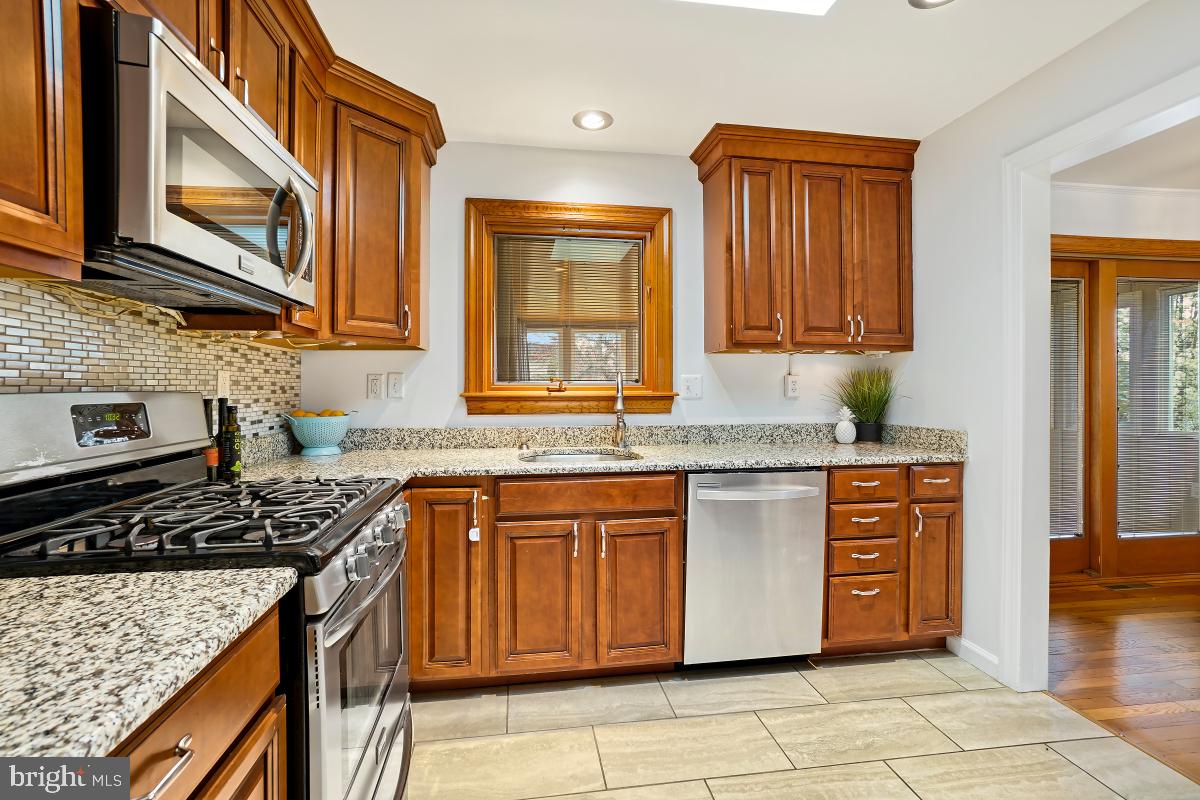 258 Kenwood Road Pasadena, MD 21122 - Photo 8 of 26 Gallery Image 8