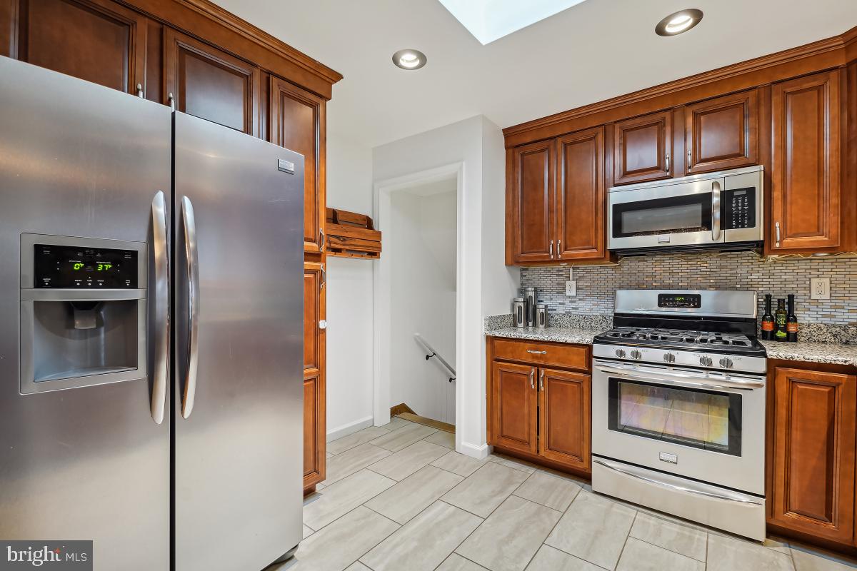 258 Kenwood Road Pasadena, MD 21122 - Photo 9 of 26 Gallery Image 9