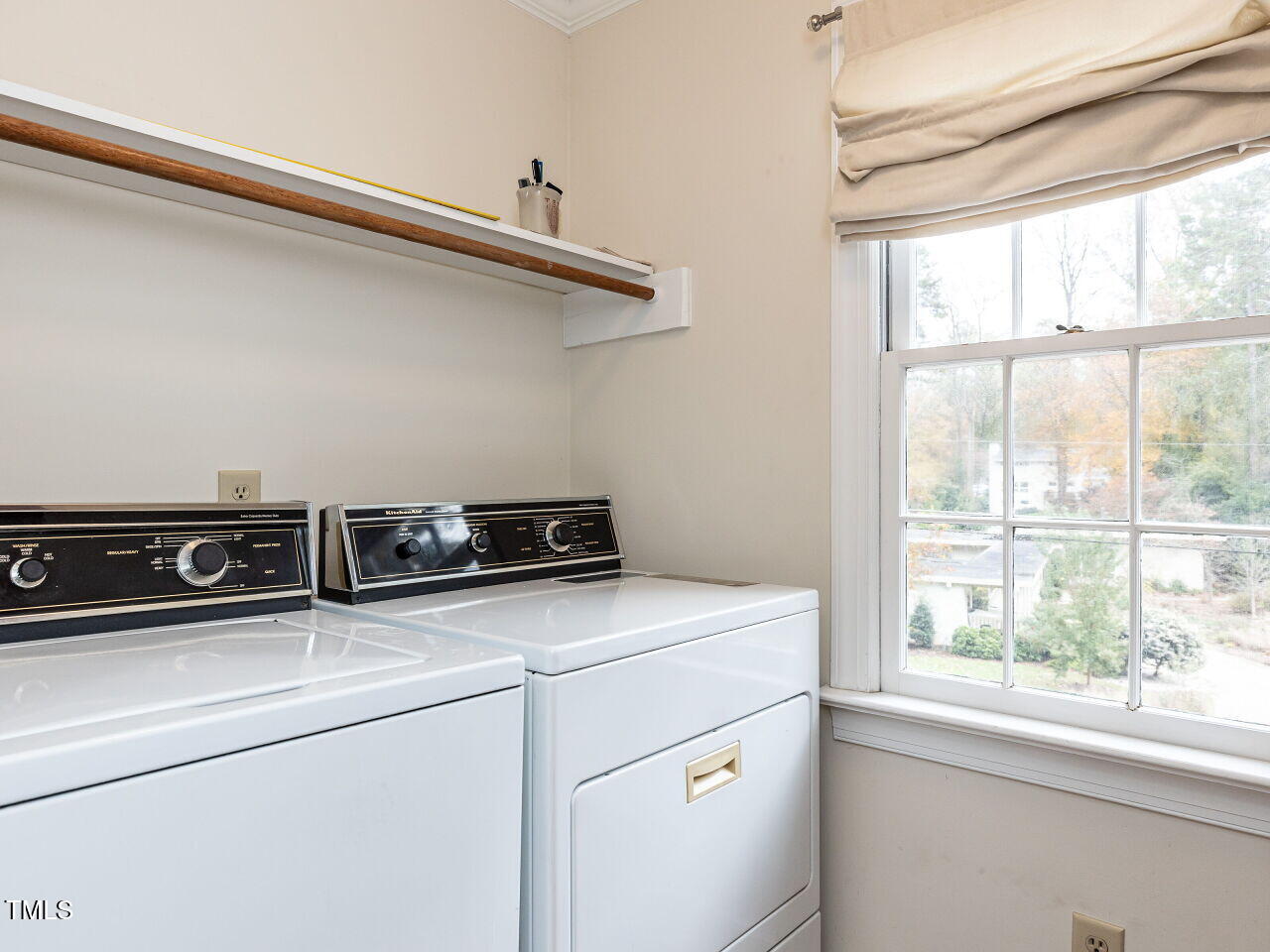 3701 Swann Street Raleigh, NC 27612 - Photo 19 of 30 021-1280x960-laundry-room