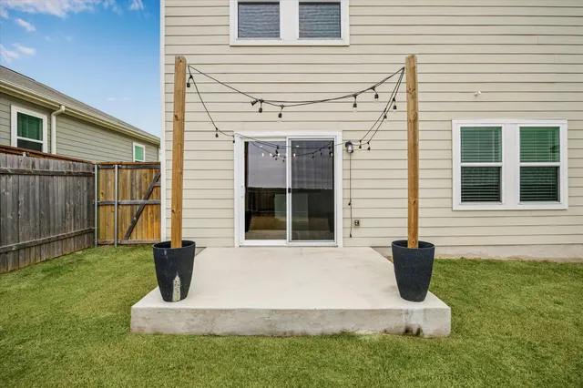 $274,999 | 208 Night Riders Way, Jarrell, TX 76537