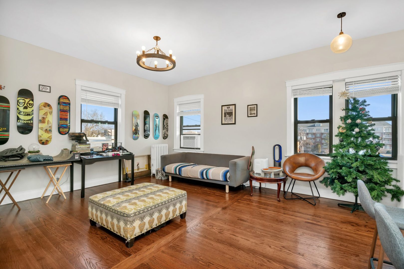 319 Calendar Avenue, Unit 3D La Grange, IL 60525 - Photo 3 of 7 a living room with furniture and a window