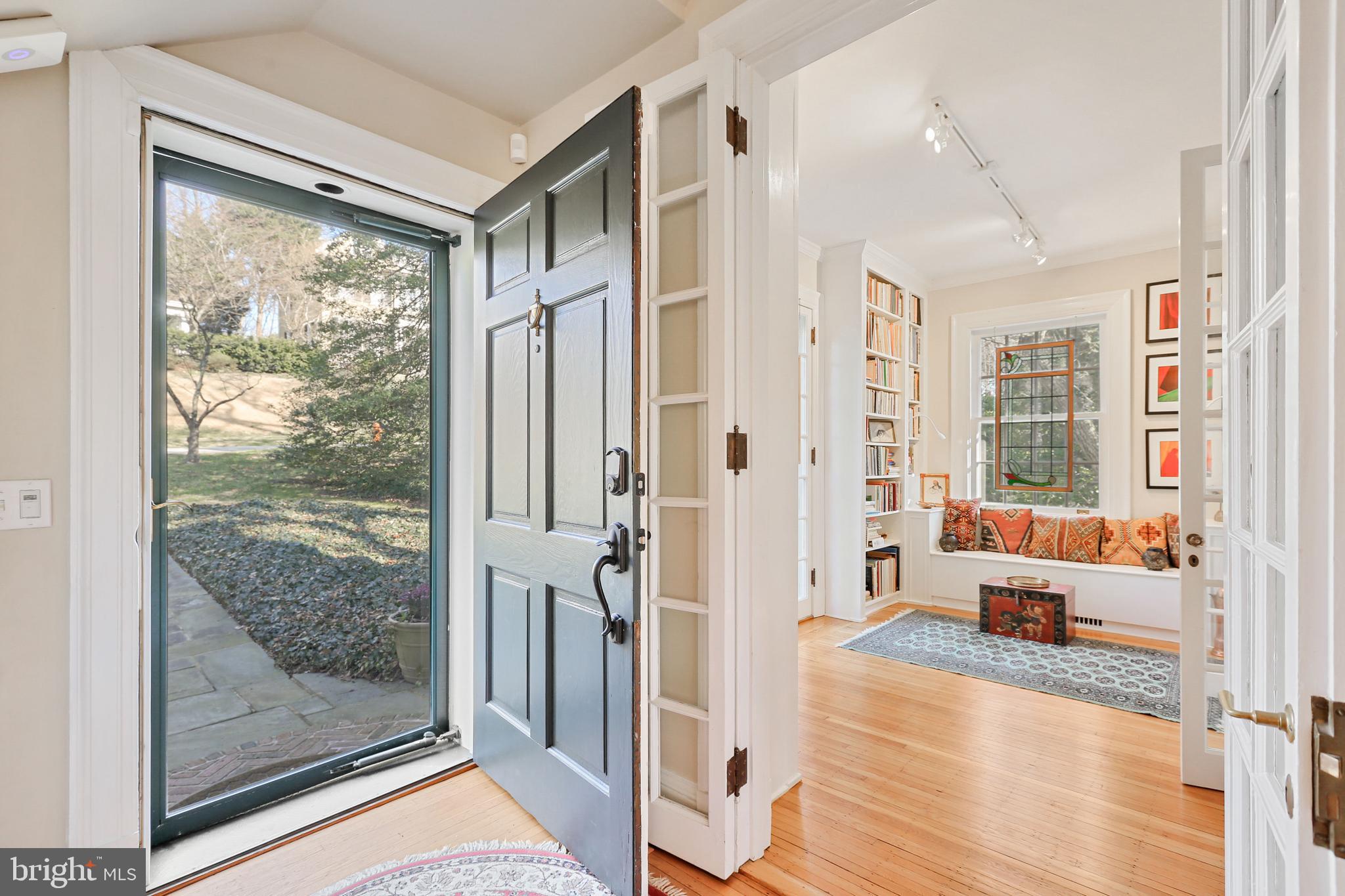 4308 Rugby Road Baltimore, MD 21210 - Photo 3 of 66