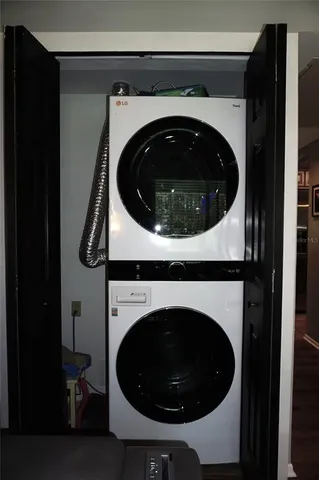 a close up view of a washer and dryer