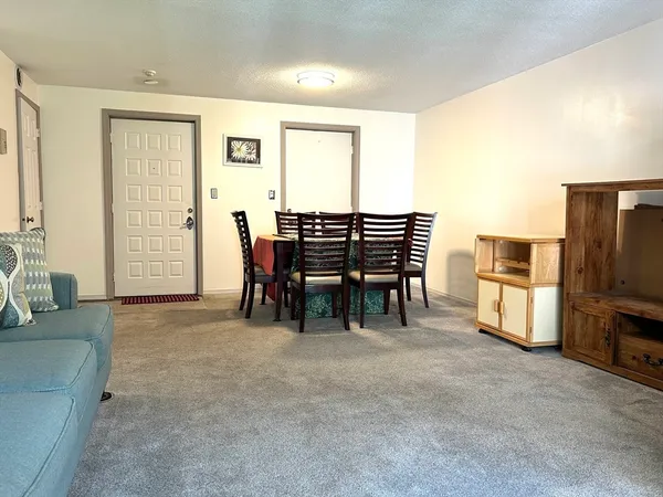 $2,600 | 15 Thompson Drive, Unit 12, Randolph, MA 02368
