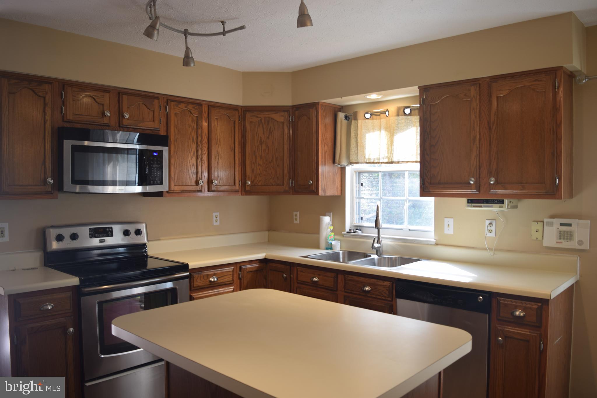 729 Monarch Ridge Road Frederick, MD 21703 - Photo 2 of 15 Kitchen