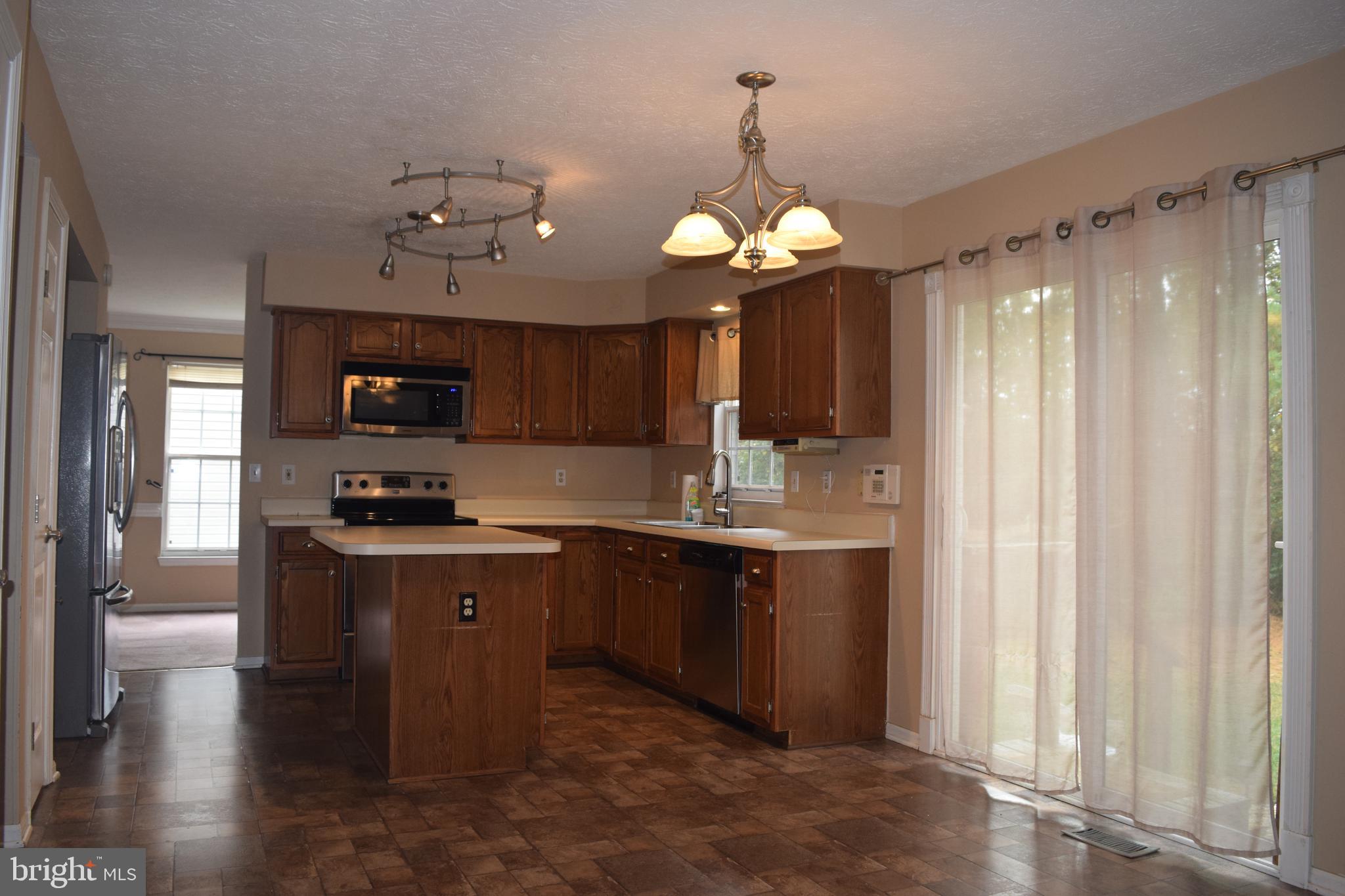 729 Monarch Ridge Road Frederick, MD 21703 - Photo 4 of 15 Kitchen