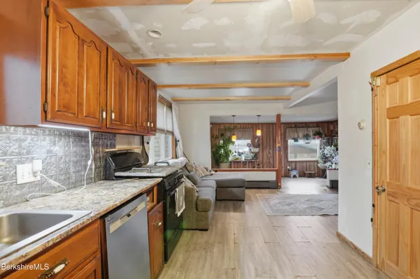 $199,900 | 1286 North Street, Pittsfield, MA 01201