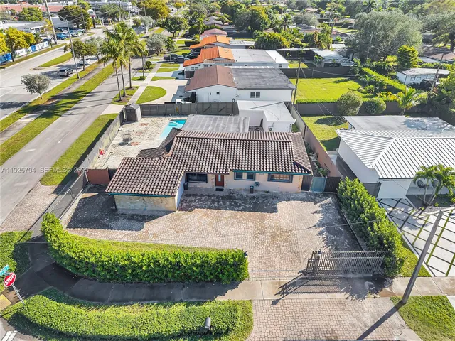 $825,000 | 9940 Southwest 72nd Street, Miami, FL 33173