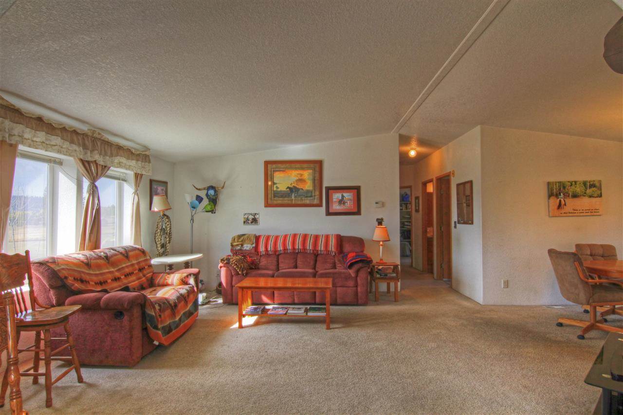 4807 Whittier Road Clayton, WA 99110 - Photo 3 of 20