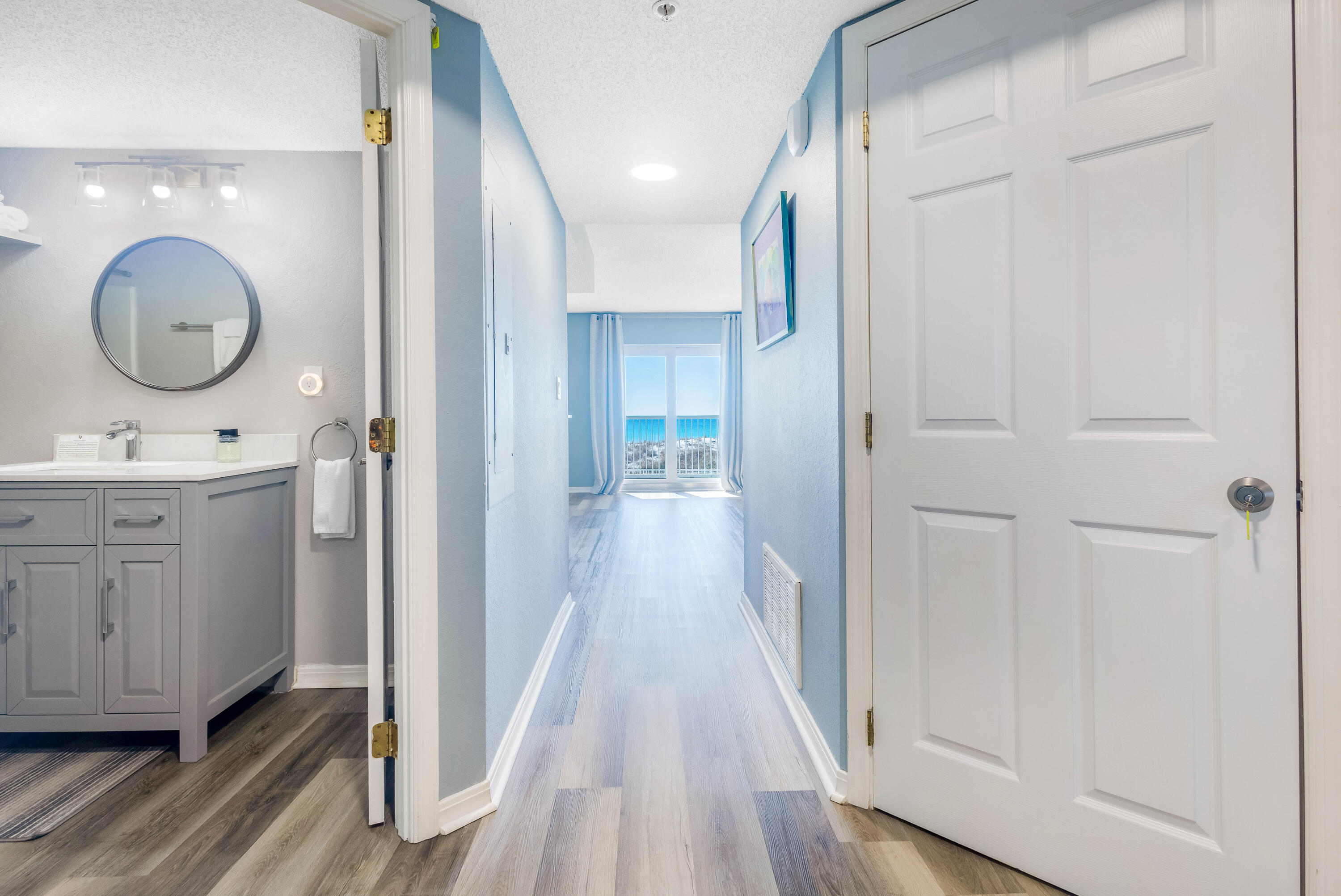 790 Santa Rosa Boulevard, Unit 2008 Fort Walton Beach, FL 32548 - Photo 10 of 33 a view of a bathroom from a hallway
