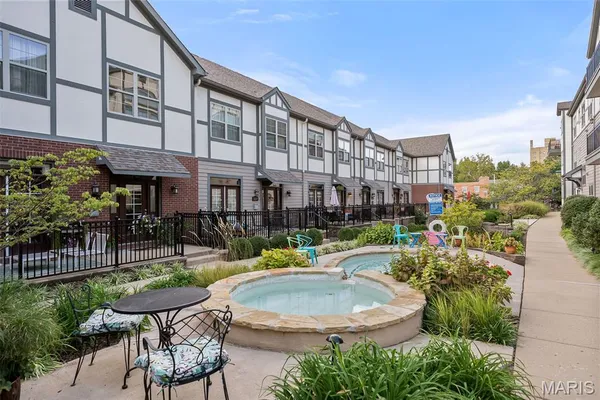 $345,000 | 2211 South Grand Boulevard, Unit 210, St. Louis, MO 63104