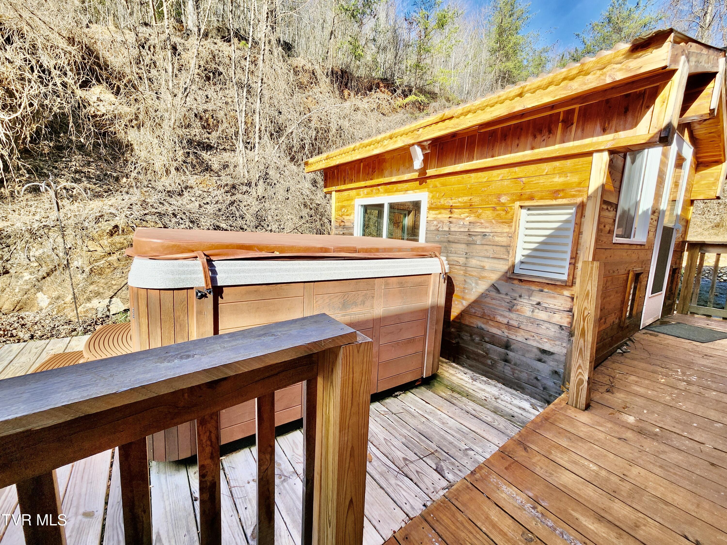 119 Morris Road Erwin, TN 37650 - Photo 22 of 57 IMG_0847