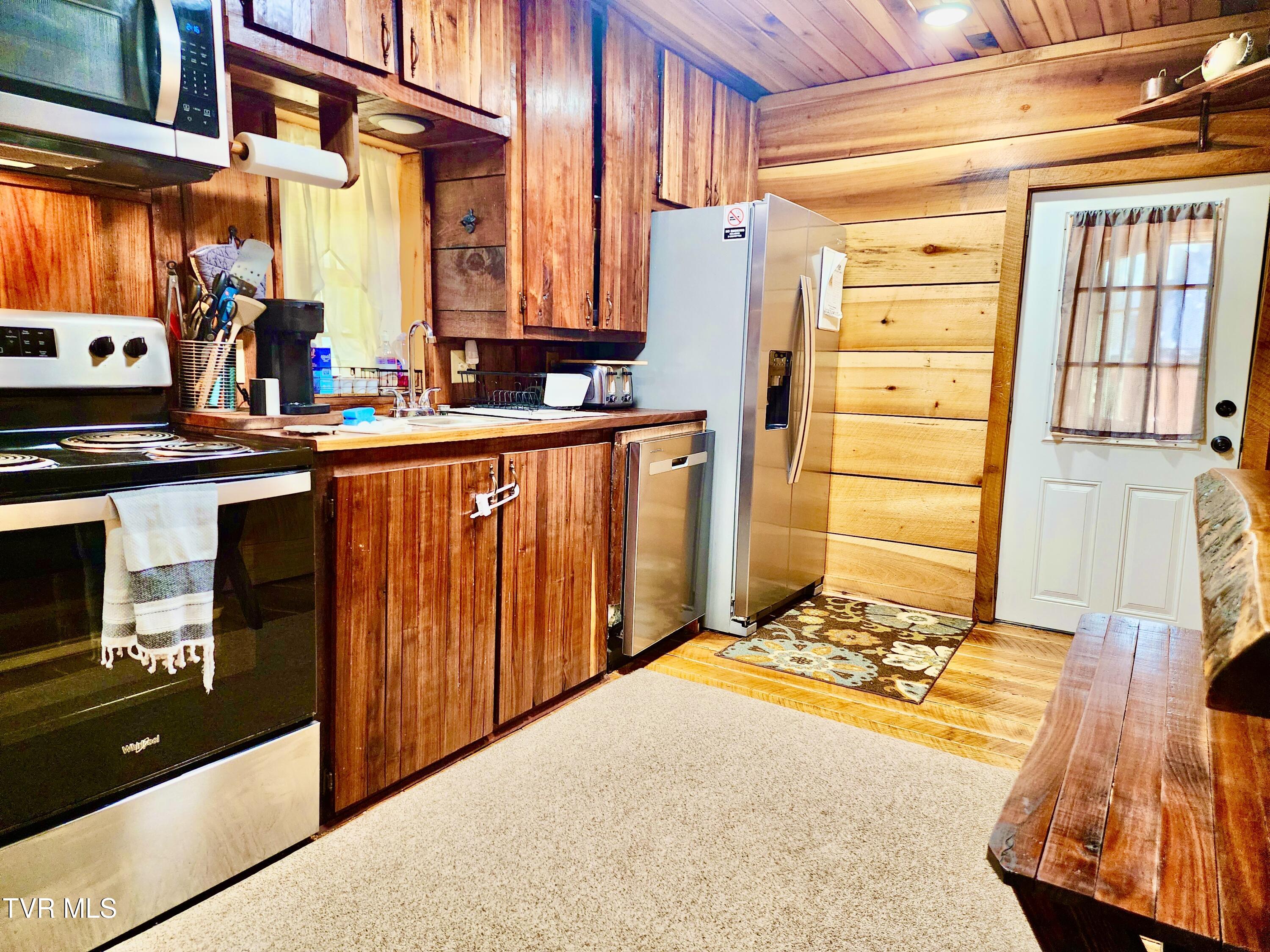 119 Morris Road Erwin, TN 37650 - Photo 28 of 57 IMG_0889