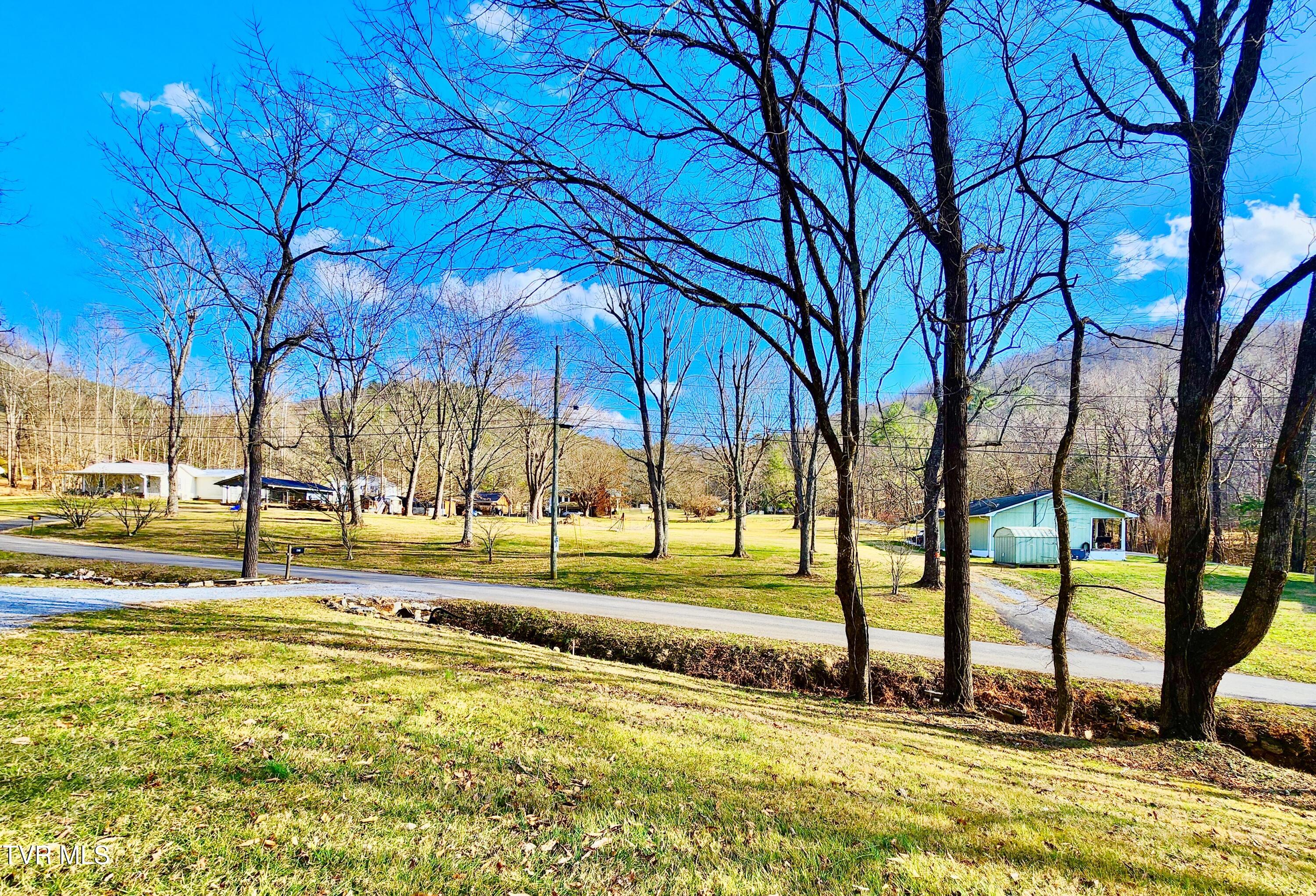 119 Morris Road Erwin, TN 37650 - Photo 6 of 57 IMG_0874