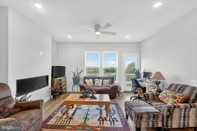 $695,000 | 17292 Turnstone Drive, Dumfries, VA 22026