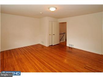 8047 Winston Road Philadelphia, PA 19118 - Photo 8 of 12 Bedroom - Main