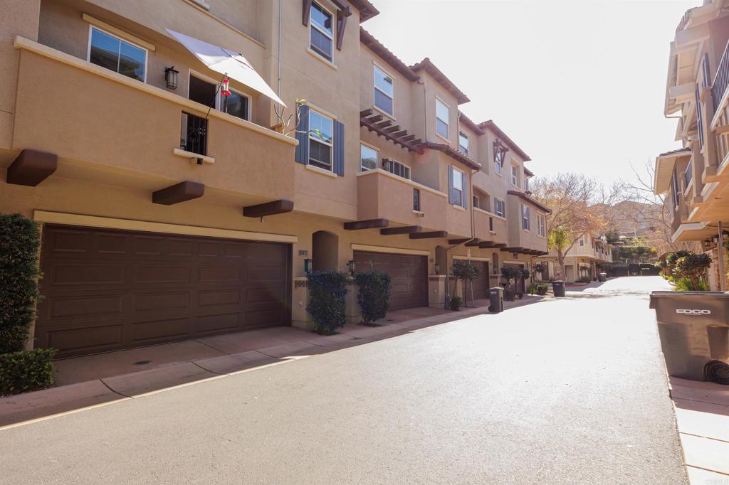 2118 Cosmo Way San Marcos, CA 92078 - Photo 3 of 26