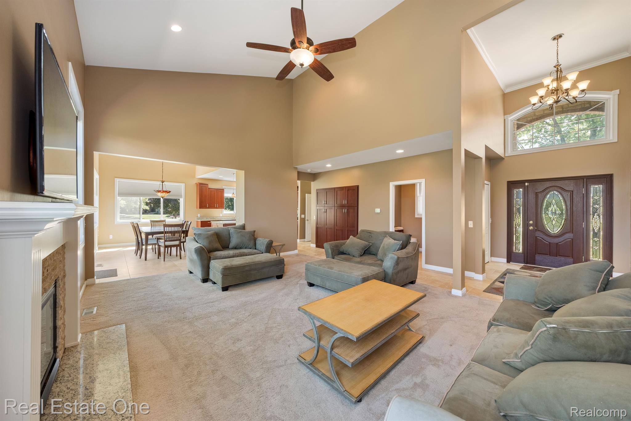 630 Lockmoore Court Rochester, MI 48307 - Photo 9 of 65 Gallery Image 9