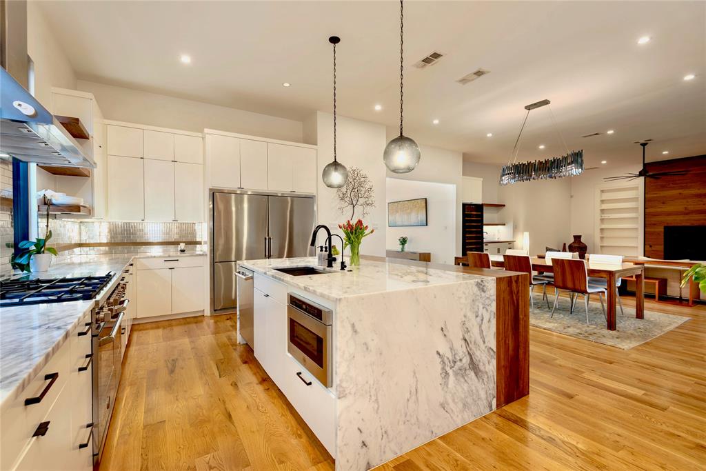 8546 Glencrest Lane - View 5