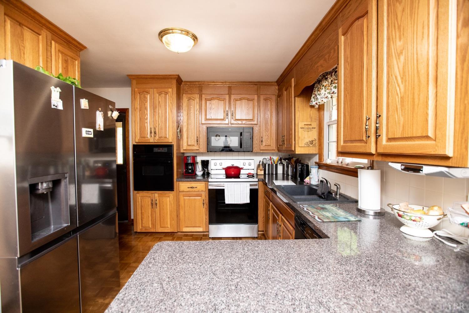 144 Charldon Road Lynchburg, VA 24501 - Photo 10 of 51 Gallery Image 10