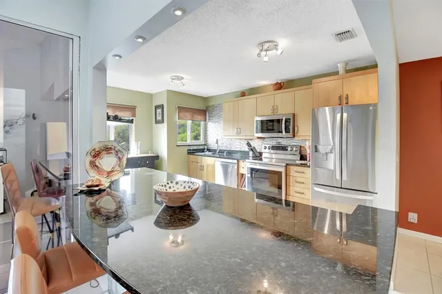 $364,000 | 9761 Nickels Boulevard, Unit 306, Boynton Beach, FL 33436