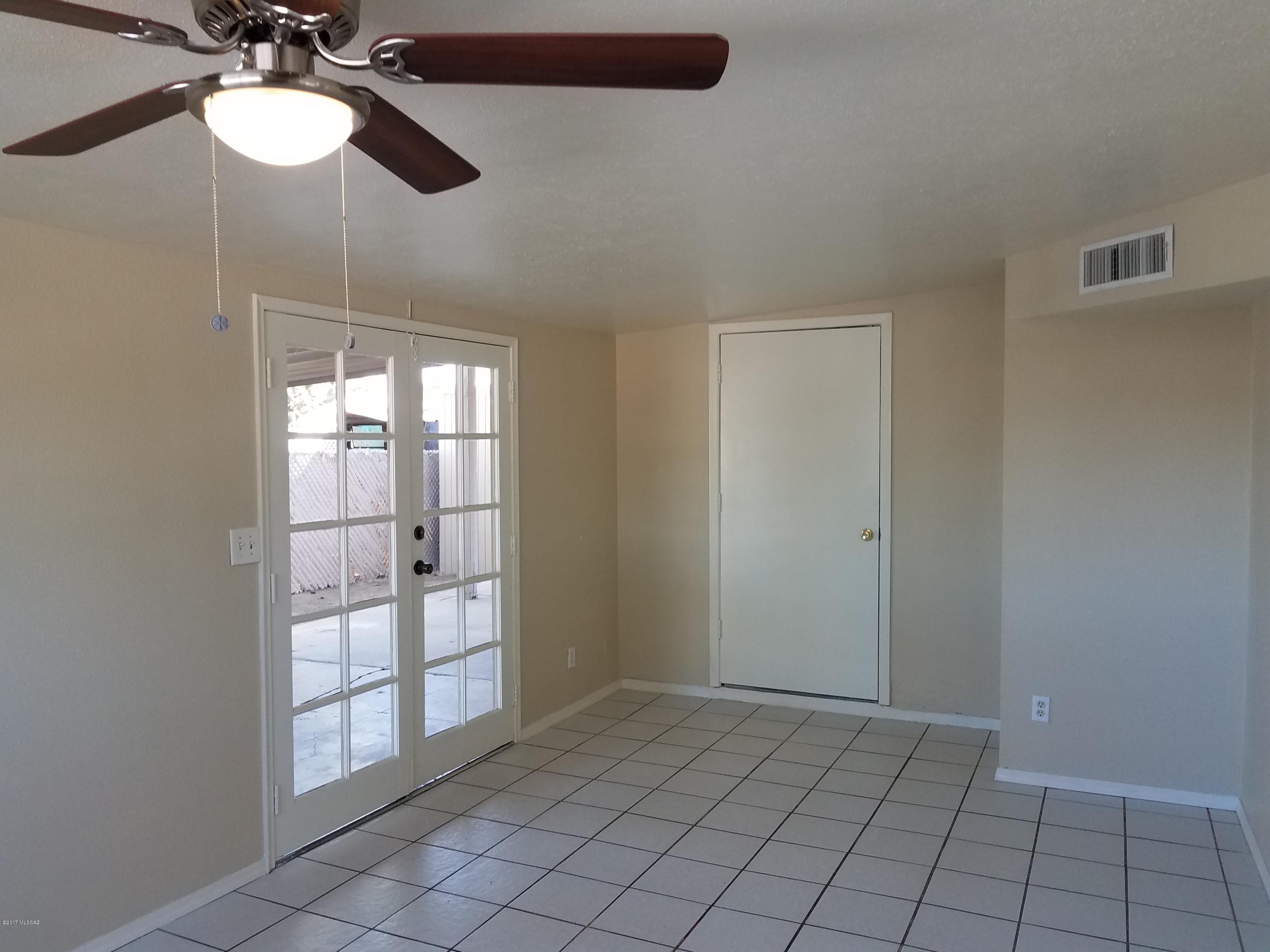210 East Corona Road Tucson, AZ 85756 - Photo 14 of 47 Gallery Image 14