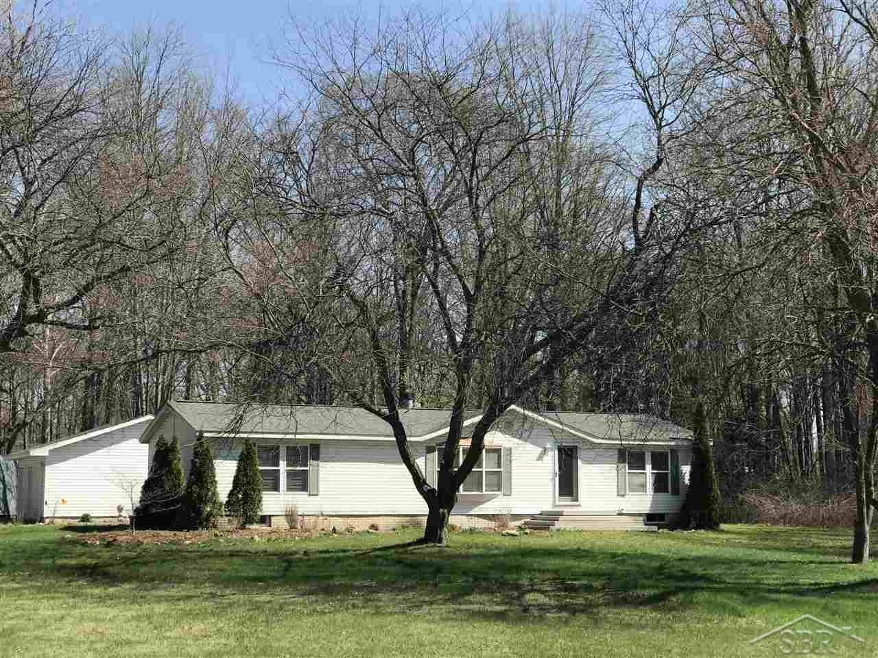 4045 Williamson Road Bridgeport, MI 48601 - Photo 1 of 29