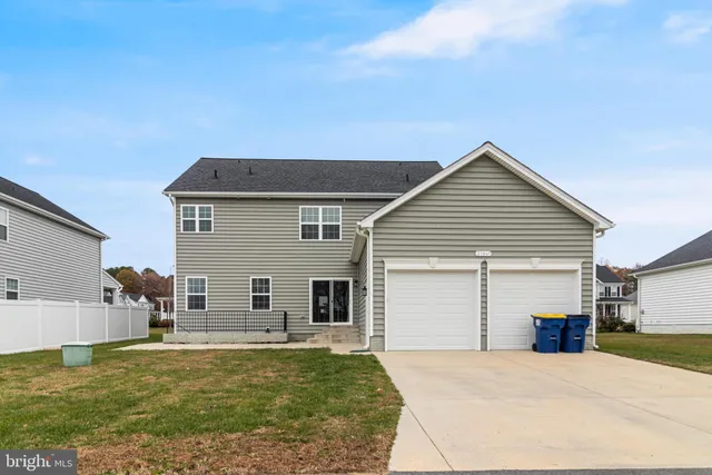 a house view with a outdoor space