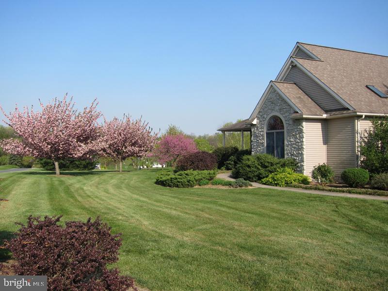218 Lyndam Lane Lititz, PA 17543 - Photo 19 of 36