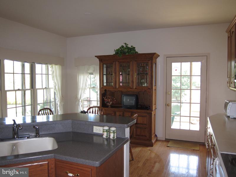 218 Lyndam Lane Lititz, PA 17543 - Photo 8 of 36