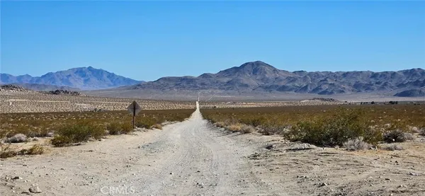 $7,000 | 800 Green Rock Mine Road, Lucerne Valley, CA 92356