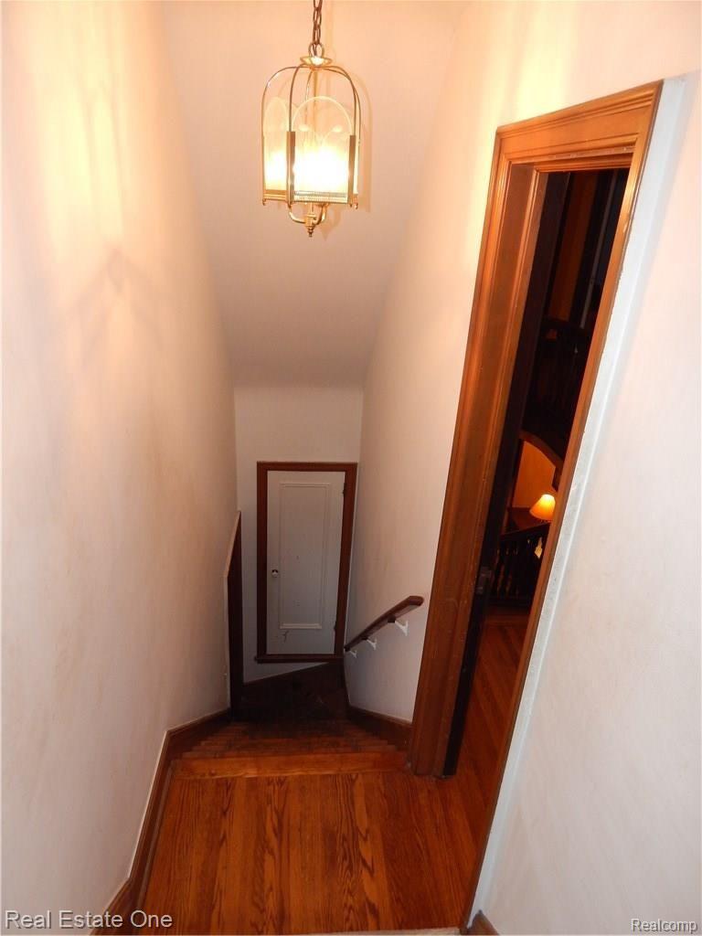 19265 Canterbury Road Detroit, MI 48221 - Photo 31 of 41 Service stairs to kitchen