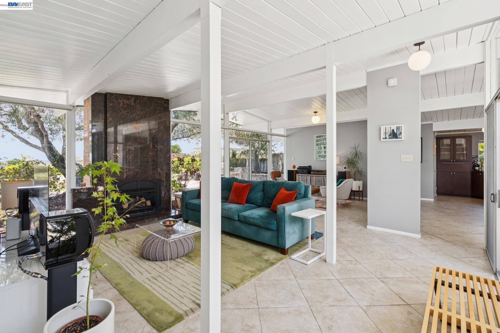 5842 Highwood Road Castro Valley, CA 94552 - Photo 11 of 93