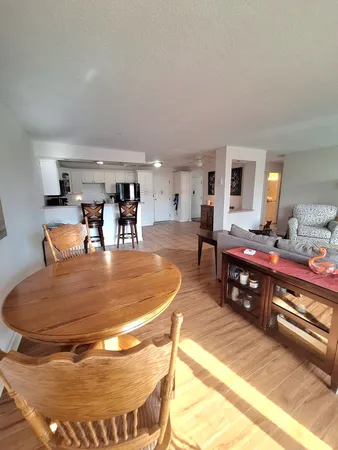 $275,000 | 2211 South Stewart Avenue, Unit 4A, Lombard, IL 60148