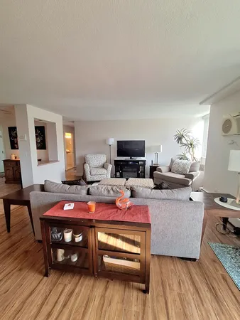 $275,000 | 2211 South Stewart Avenue, Unit 4A, Lombard, IL 60148