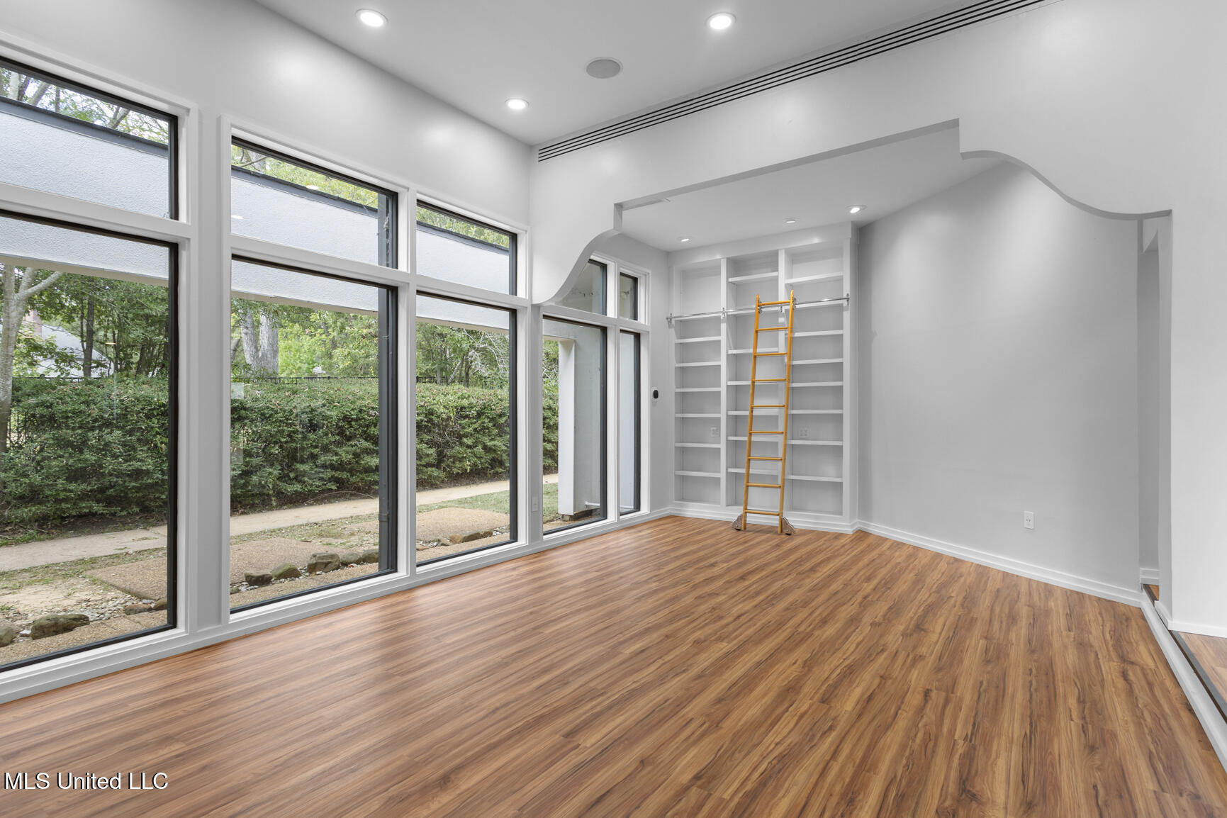 2426 Eastover Drive Jackson, MS 39211 - Photo 12 of 70 2426 Eastover-10