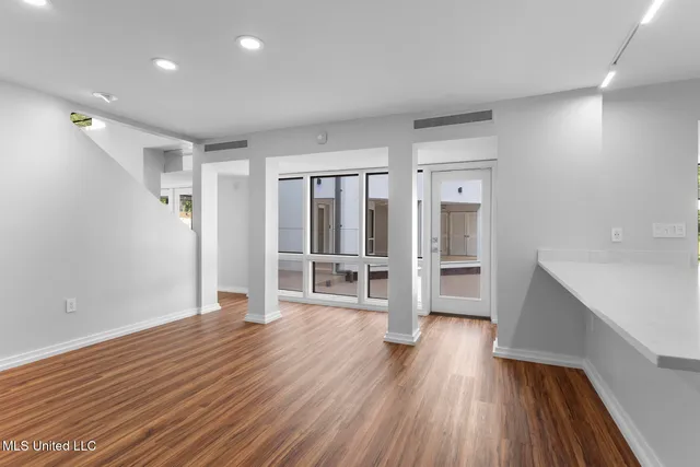 $870,000 | 2426 Eastover Drive, Jackson, MS 39211