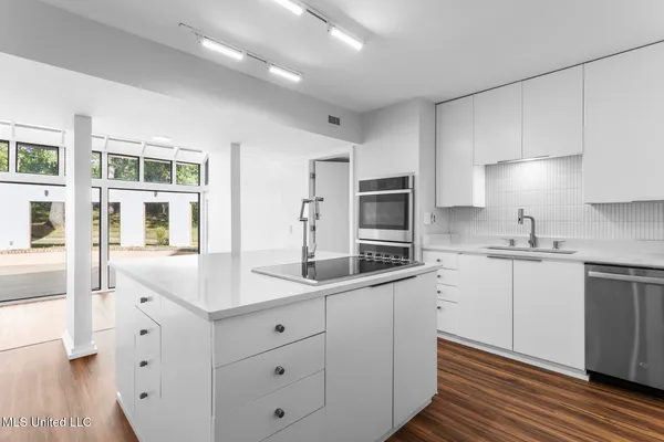 $849,000 | 2426 Eastover Drive, Jackson, MS 39211
