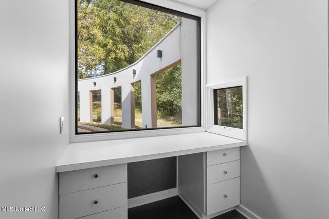 $870,000 | 2426 Eastover Drive, Jackson, MS 39211